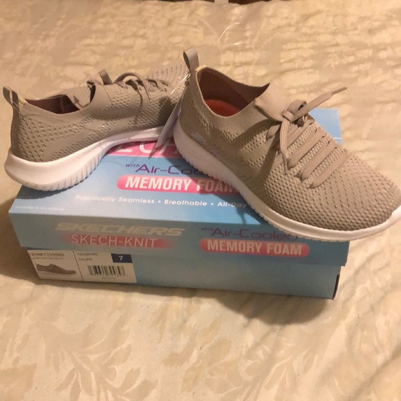 skechers ultra flex brown